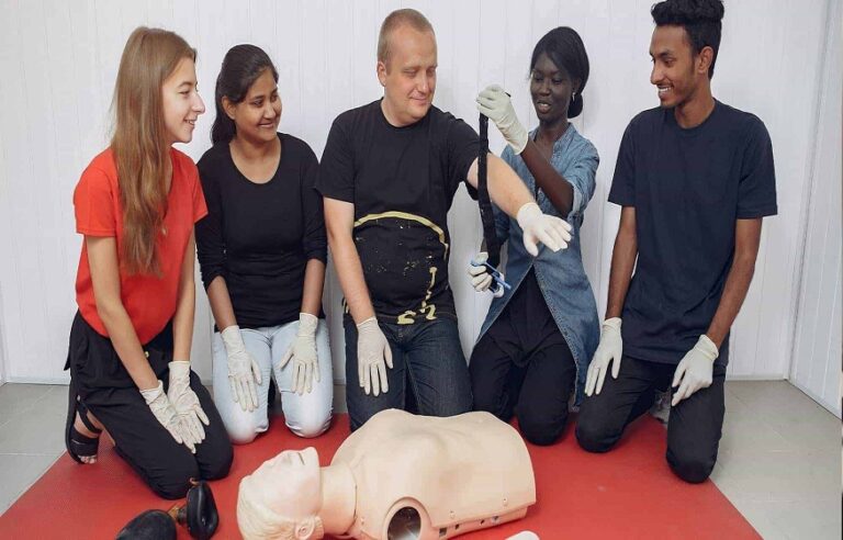 How CPR and First Aid Training Can Reduce Workplace Accidents